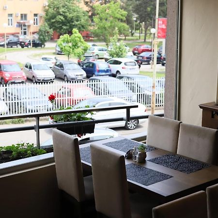 Garni Hotel Ema Kragujevac Exterior foto