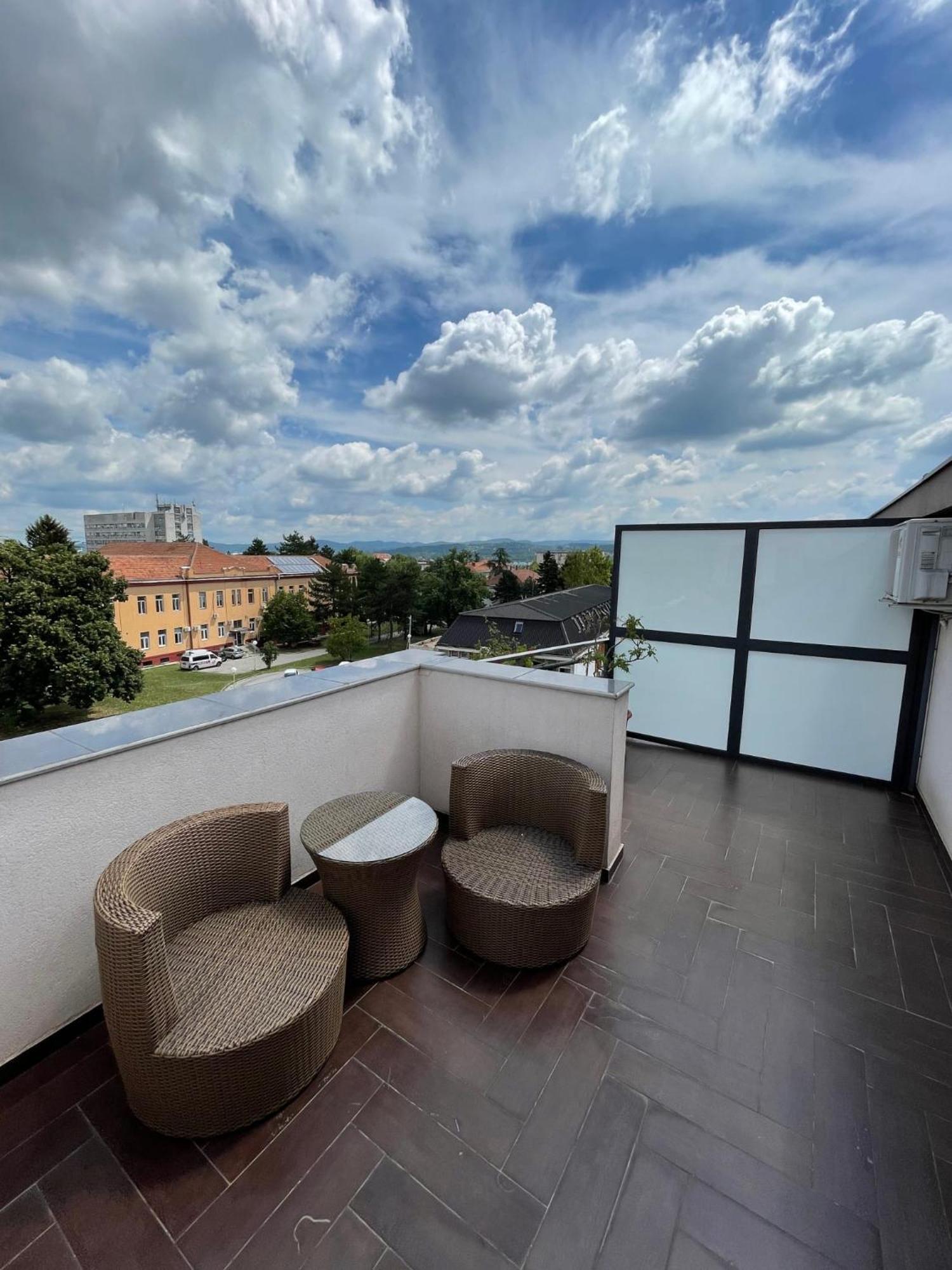 Garni Hotel Ema Kragujevac Exterior foto